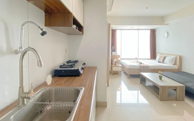 Cozy and Best Deal Studio at Grand Kamala Lagoon Apartment