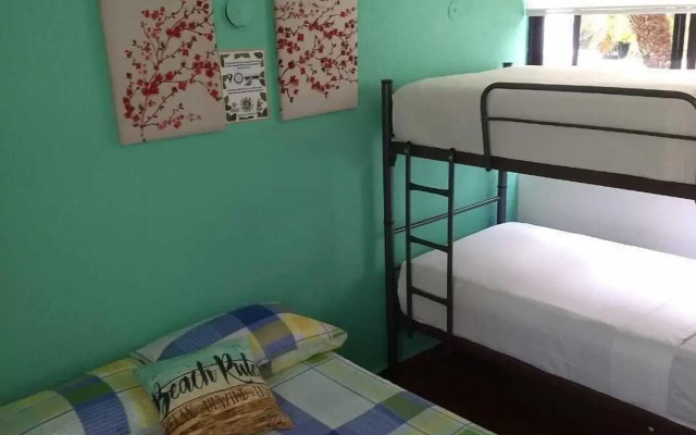 Hostel Zazil