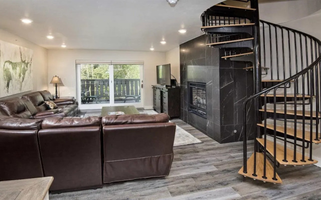 Luxury 3 Bedroom Condo in Vail Village