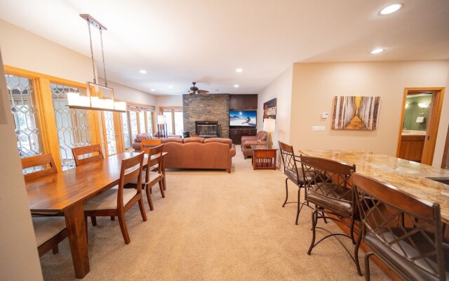 Chateaux Dumont 2709