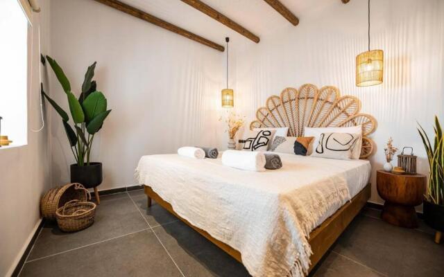 CasaCarma III, private pool, boho design, central