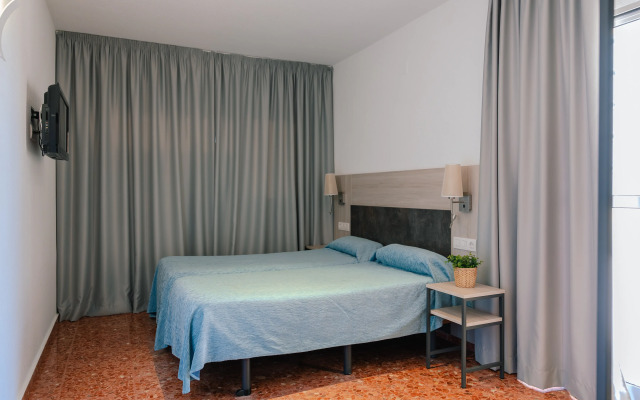 Port Europa Hotel