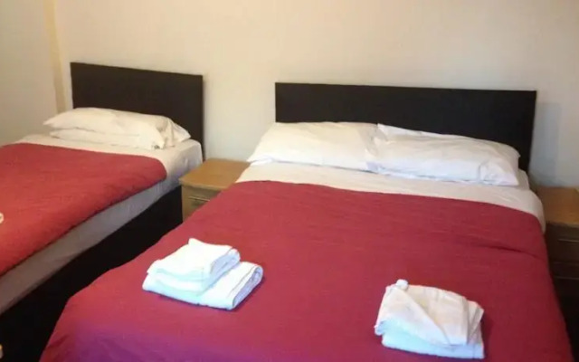 Tudor Rose Hotel