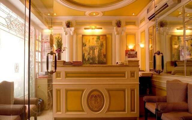 Hotel Benzy Palace