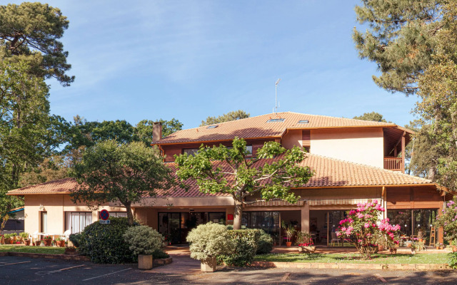 Résidence Hôtelière les Acanthes