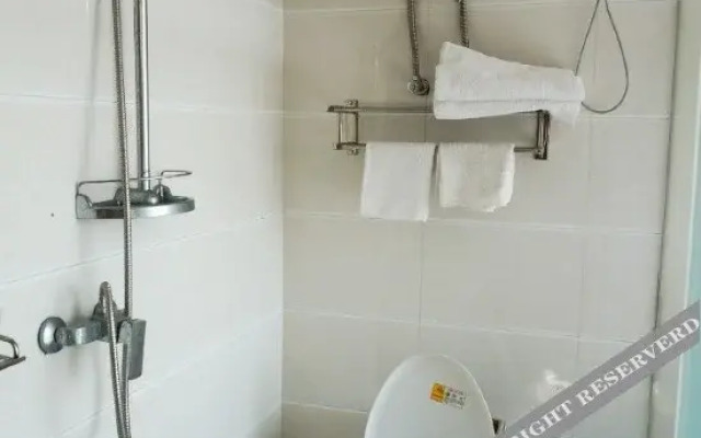 100 Inn Hotel (Gucheng Subway Station)