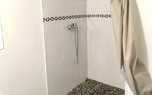 House With 2 Bedrooms in Octon, With Wifi