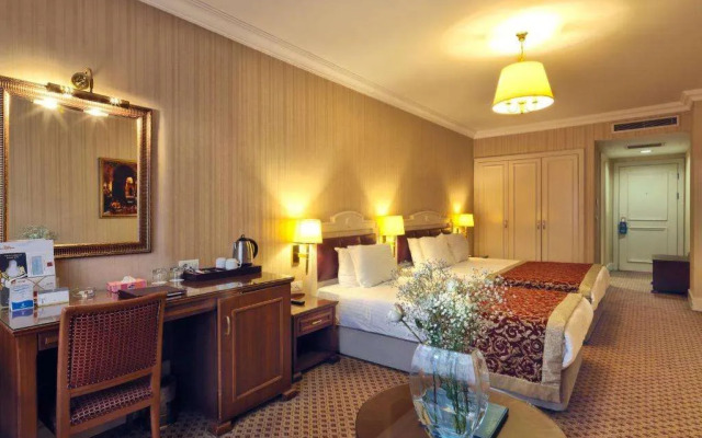 Taksim Metropark Hotel