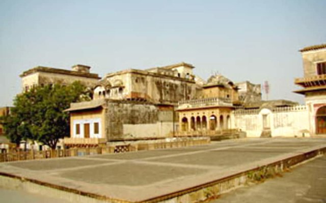 Mahalkhas Palace