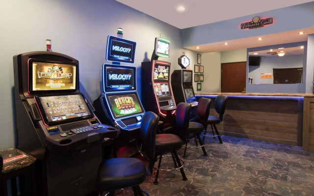 Seasons Inn & Suites Highland