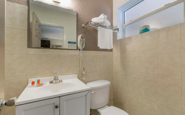 Fort Lauderdale Gardens Inn & Suites