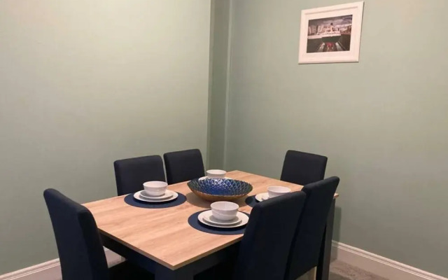 So-fresh So-clean Beautiful 3-bed House n Belfast