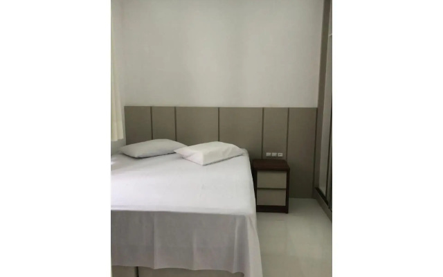 Apartamento 2 suítes Meia Praia