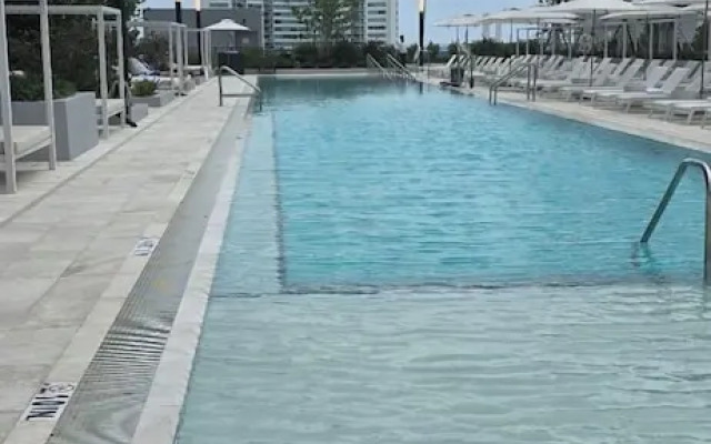 Luxury Condos Near Miami Beach