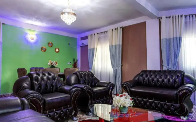 Lovely 1 - Bedroom rental unit with Free parking