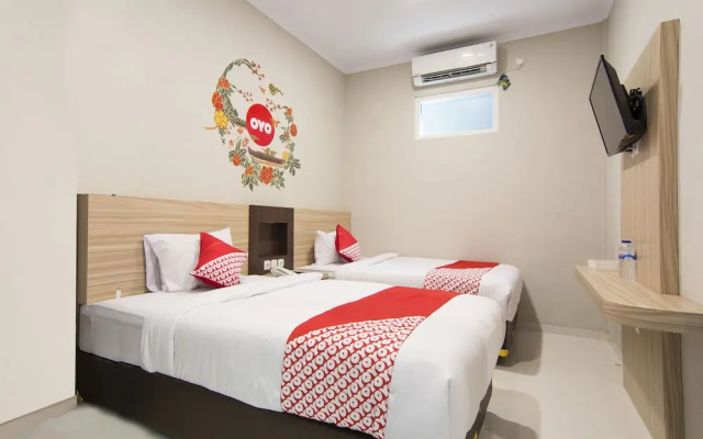 Stay At H by OYO Rooms