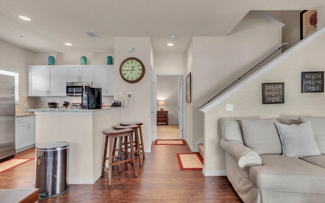 Lucaya Village 3040 #21-101