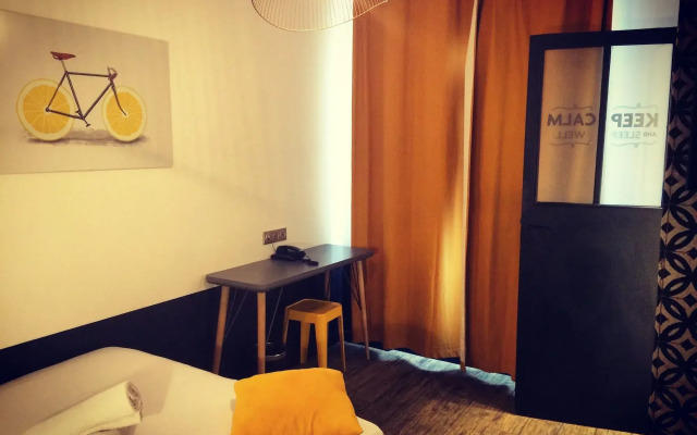 Arty Paris Porte de Versailles by River - Hostel