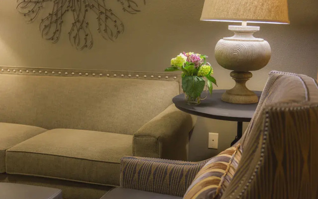 Holland America Denali Lodge