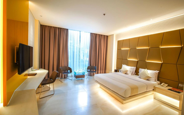 FM7 Resort Hotel - Image 4