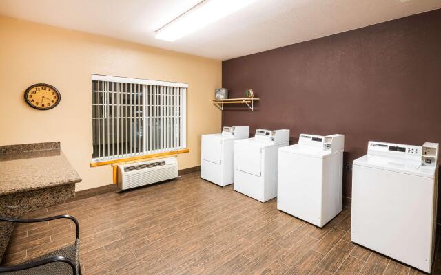 Best Western Plus Riverfront Hotel & Suites