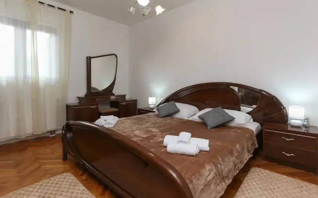Sunny Elegant Apartments in Trogir