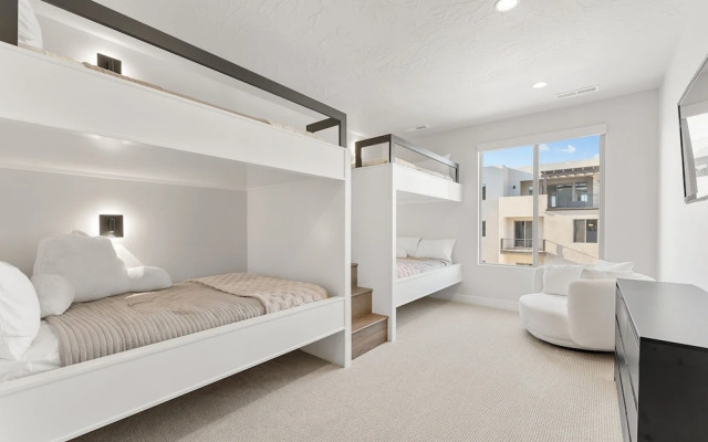 Desert Beachcomber 5 Bedroom Townhouse