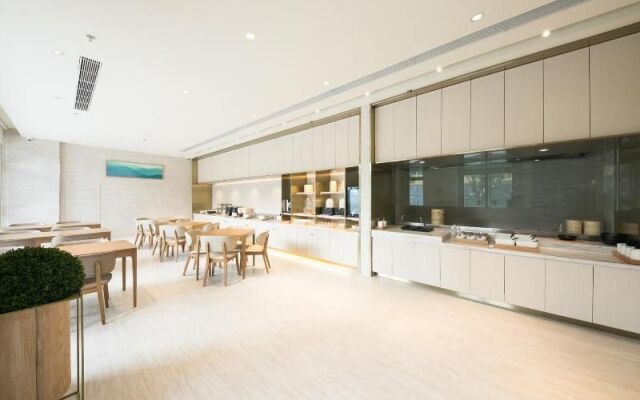 Ji Hotel (Beijing Changyang Subway Station)