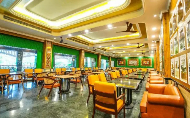 Mayfair Oasis Resort & Convention