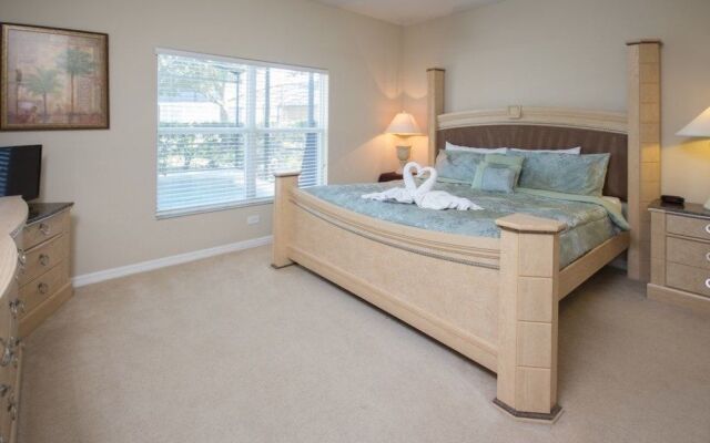 Janice's West Haven Villa by RedAwning