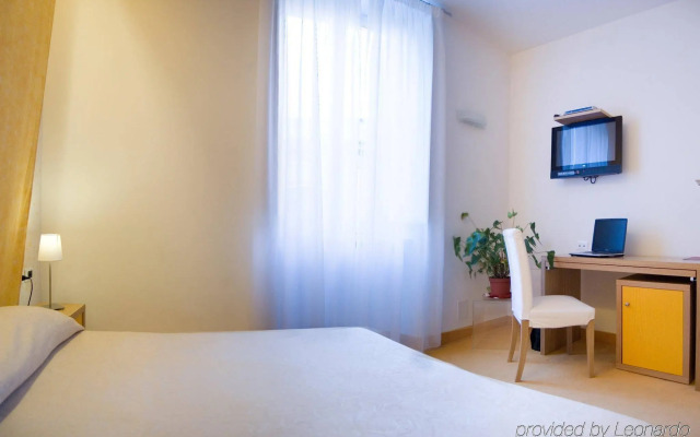 Residenza Domizia- Guest House