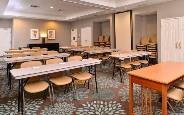 Staybridge Suites O'Fallon Chesterfield by IHG
