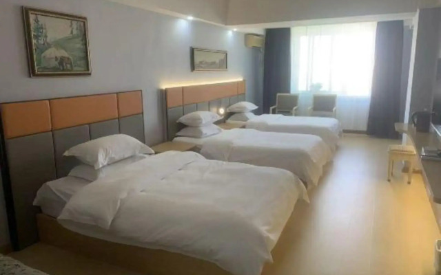 Karamay Baonai Business Hotel