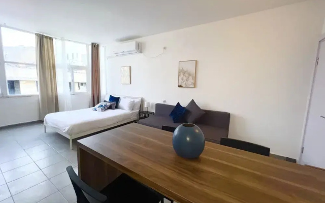 Ha-Carmel Market Apartment