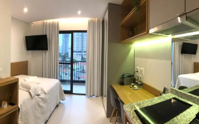 Brooklin Studios I Em frente ao metrô Brooklin