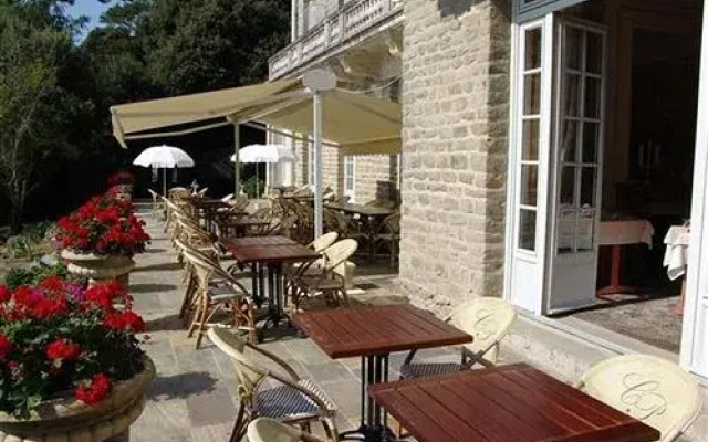 QUALYS-HOTEL Le Château Du Pelavé