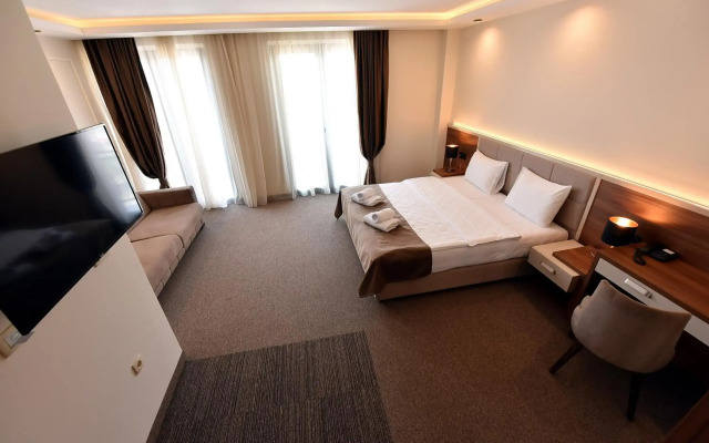 Hotel Lazaro