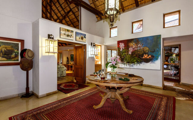 Khaya Ndlovu Safari Manor