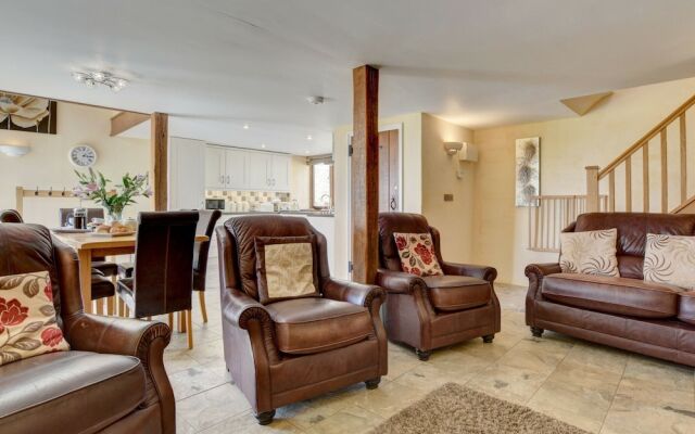 Rural Holiday Home in Tiverton With Jacuzzi Near Sea