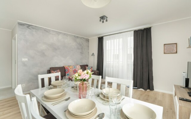 Apartment for 6 in Poznan by Renters