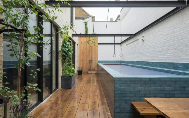 Blythe Road by Onefinestay