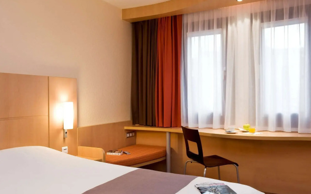 ibis Budapest Heroes Square