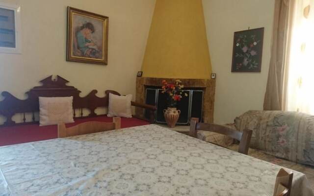 Tourloti Village House