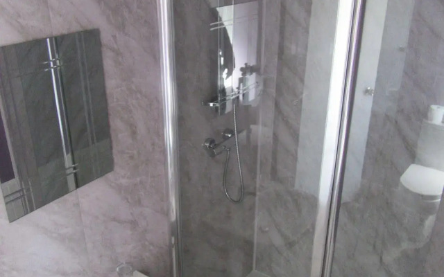 The Breadalbane Arms Hotel (Room Only)