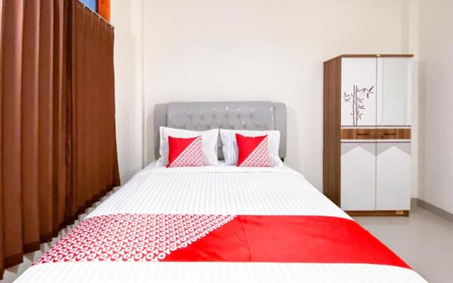 OYO 3092 Falah Residence Syariah