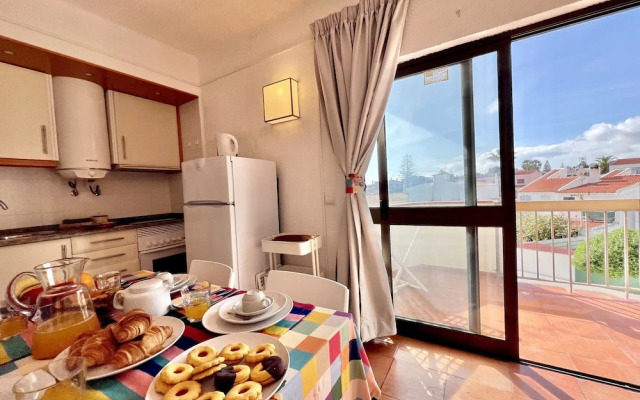 Albufeira Skylight 2 by Homing