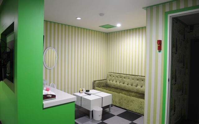 S Motel