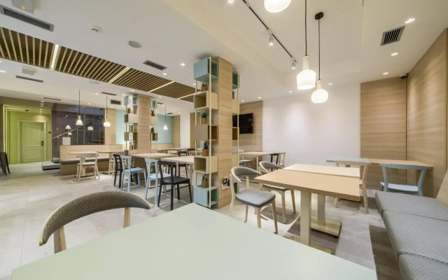 Garni Hotel D10