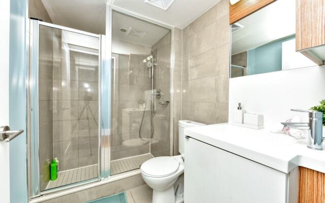The Bay Suites MTCC CN TOWER
