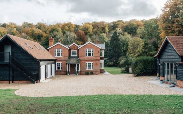 Woodvale Retreat - Sleeps 20